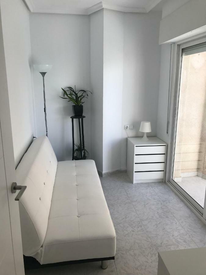 Modern Beach Apartment Torrevieja Bagian luar foto